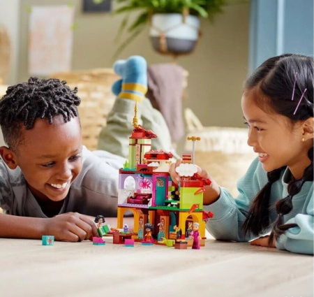 Конструктор 60160 - Дом семьи Мадригал